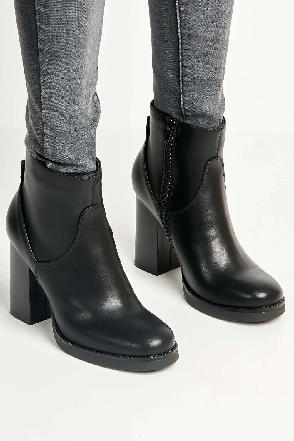 Canna Side Zip Block Heel Ankle Boots in Black Matt