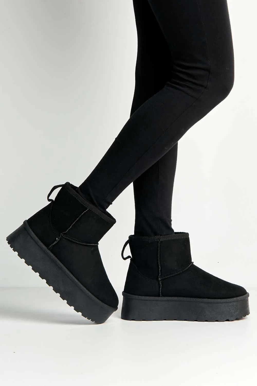 Yulla Flatform Faux Fur Lining Flatform Ankle Boots in Black